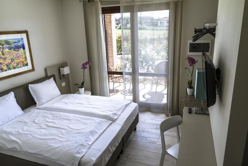 Hotel Relais Agli Olivi Лацизе Экстерьер фото