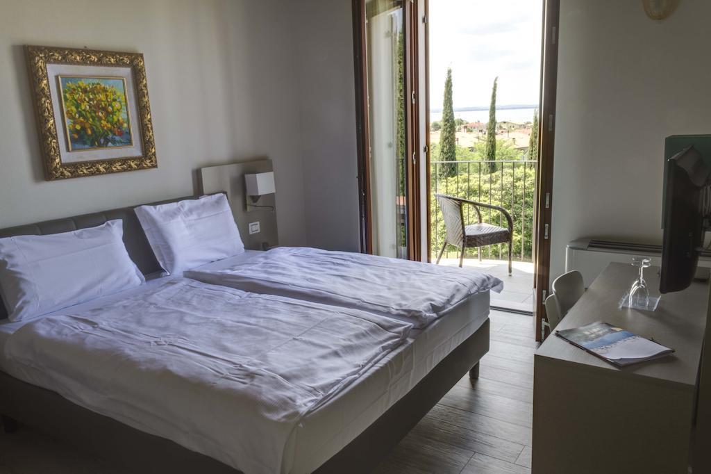 Hotel Relais Agli Olivi Лацизе Номер фото